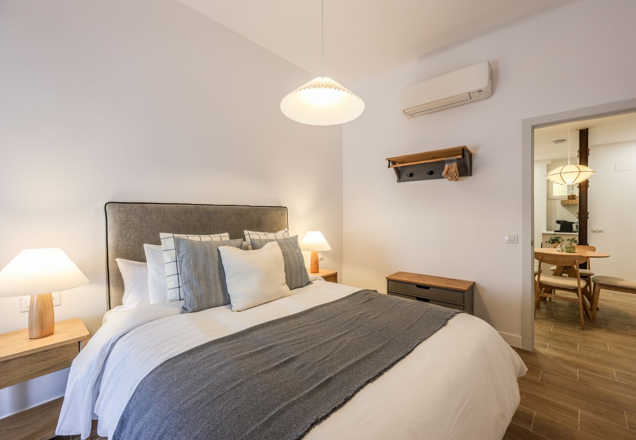 Apartahotel en Madrid - Encantador 2BR Centro Madrid E4A