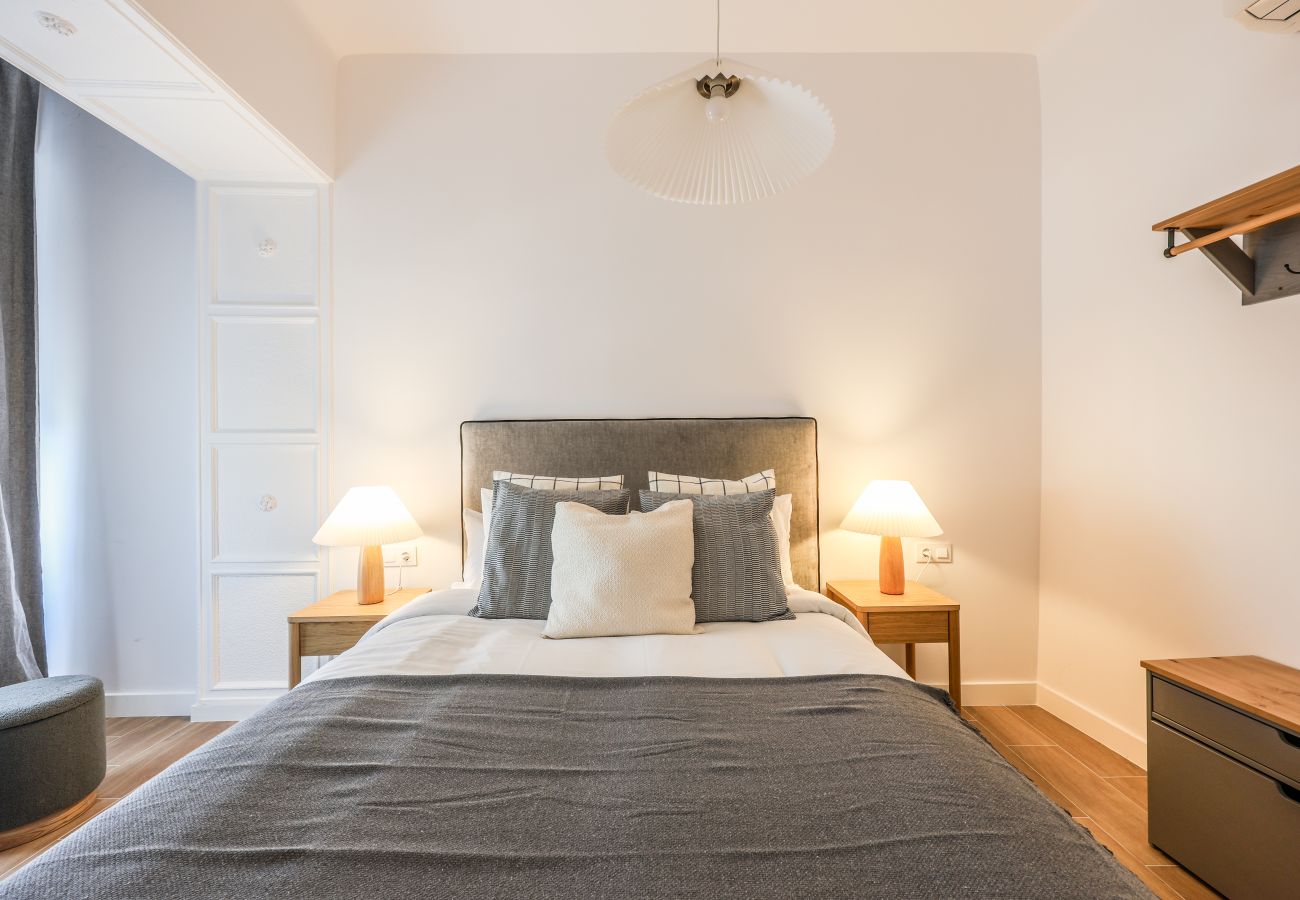 Apartahotel en Madrid - Encantador 2BR Centro Madrid E4A