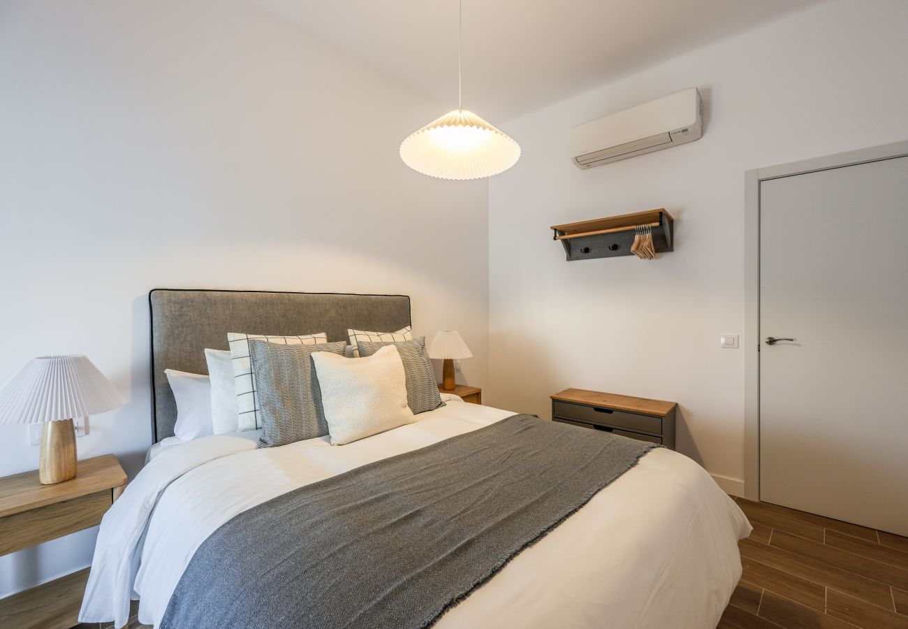 Apartahotel en Madrid - Encantador 2BR Centro Madrid E4A