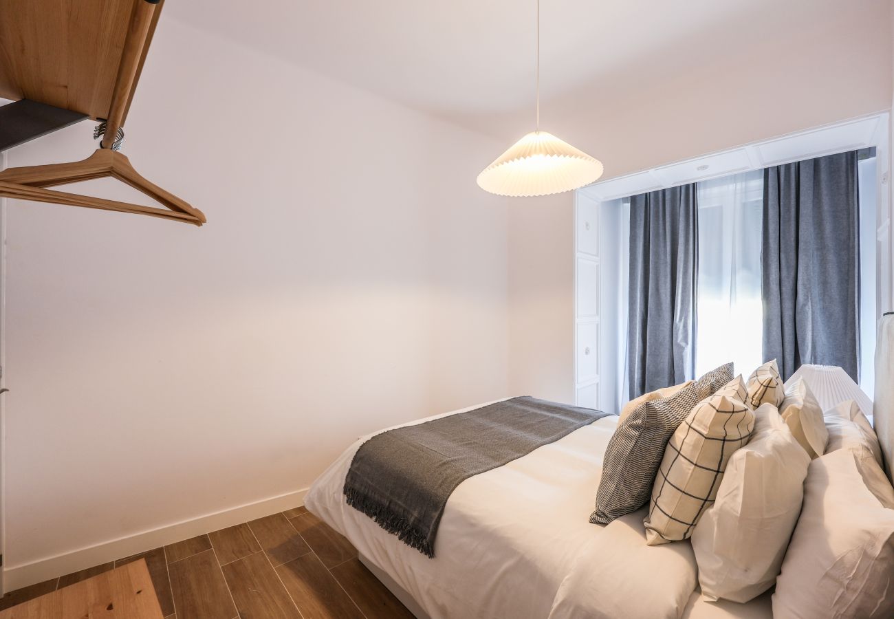 Apartahotel en Madrid - Encantador 2BR Centro Madrid E4A