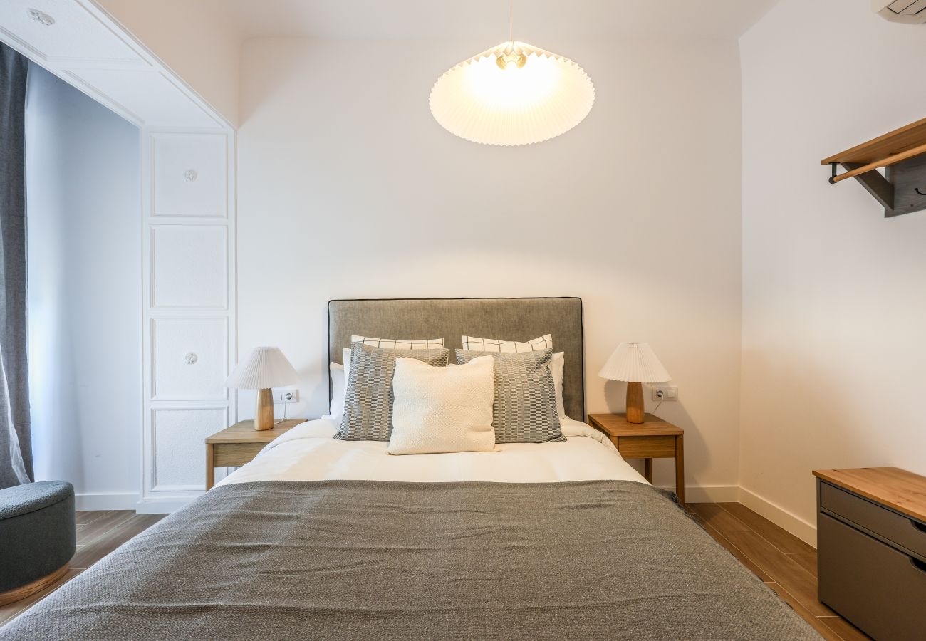 Apartahotel en Madrid - Encantador 2BR Centro Madrid E4A