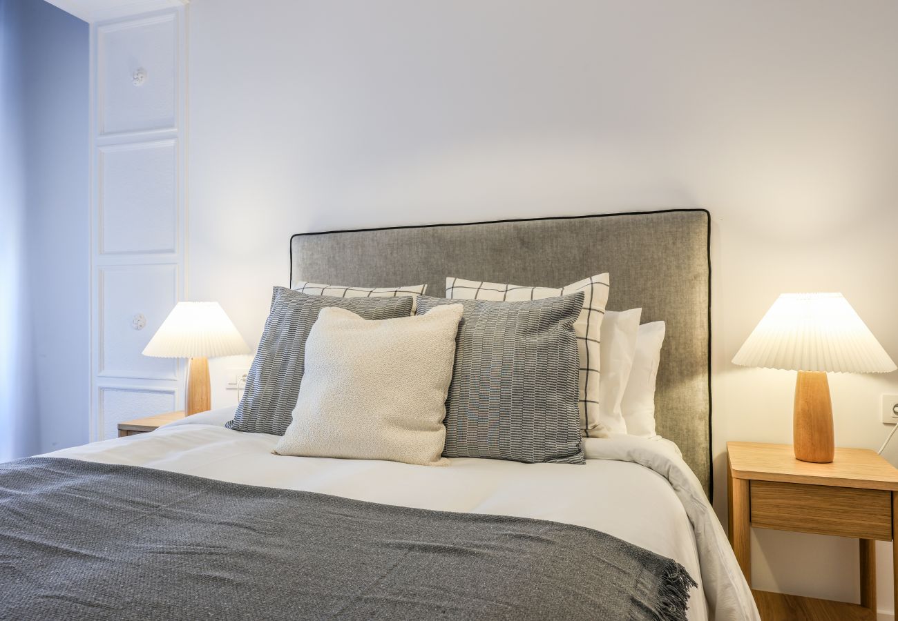 Apartahotel en Madrid - Encantador 2BR Centro Madrid E4A