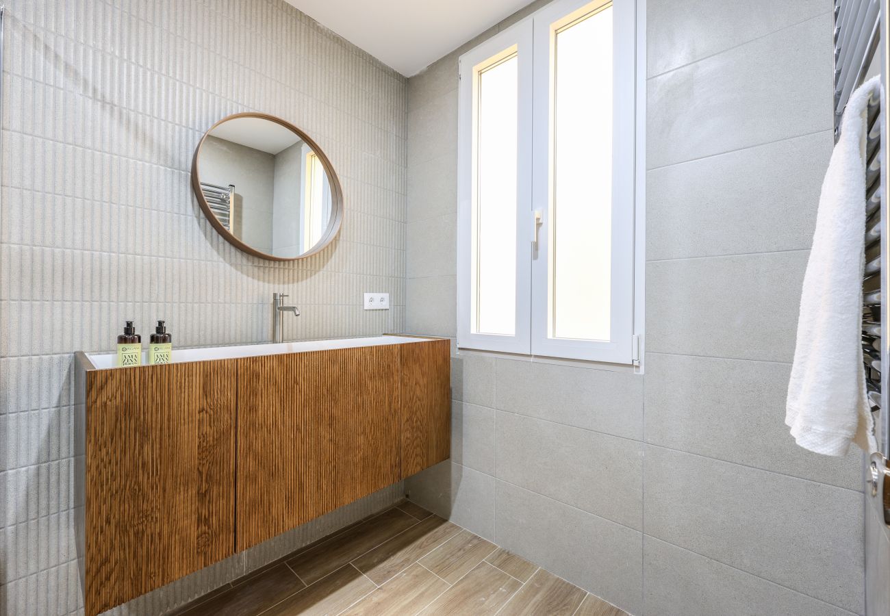 Apartahotel en Madrid - Encantador 2BR Centro Madrid E4A