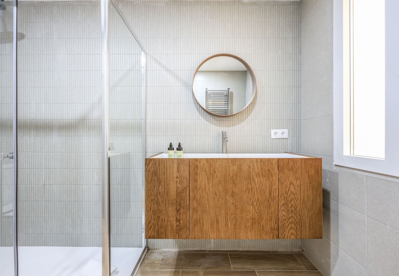 Apartahotel en Madrid - Encantador 2BR Centro Madrid E4A