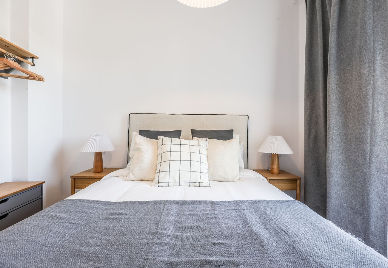 Apartahotel en Madrid - Encantador 2BR Centro Madrid E4A