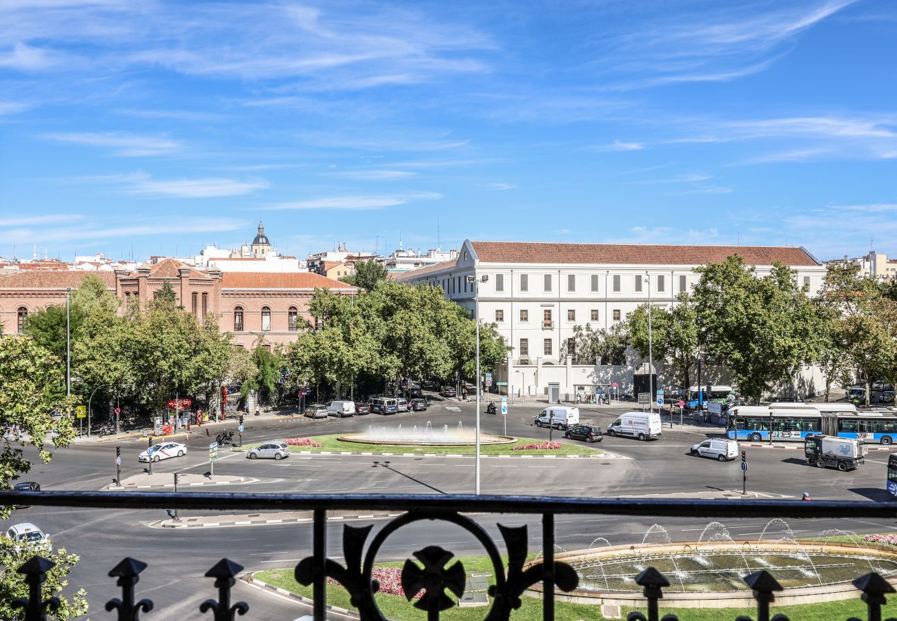 Apartahotel en Madrid - Encantador 2BR Centro Madrid E4A