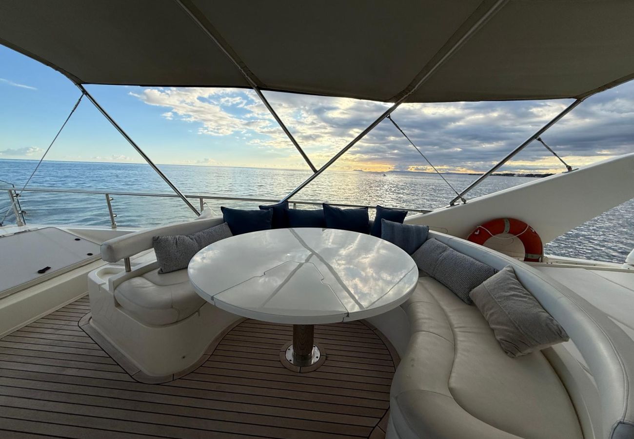 Barco en Marbella - Exclusivo yate de lujo 