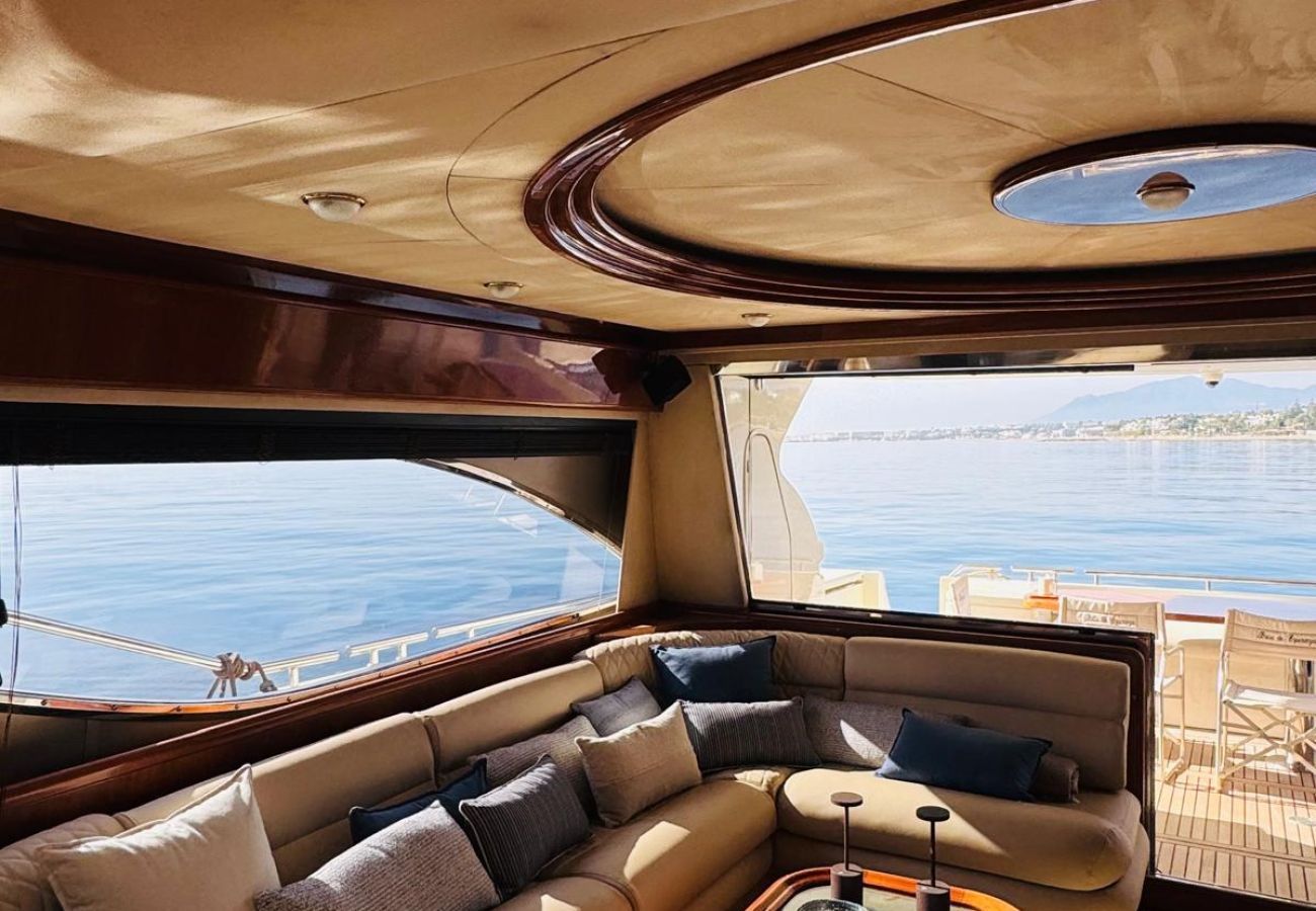 Barco en Marbella - Exclusivo yate de lujo 