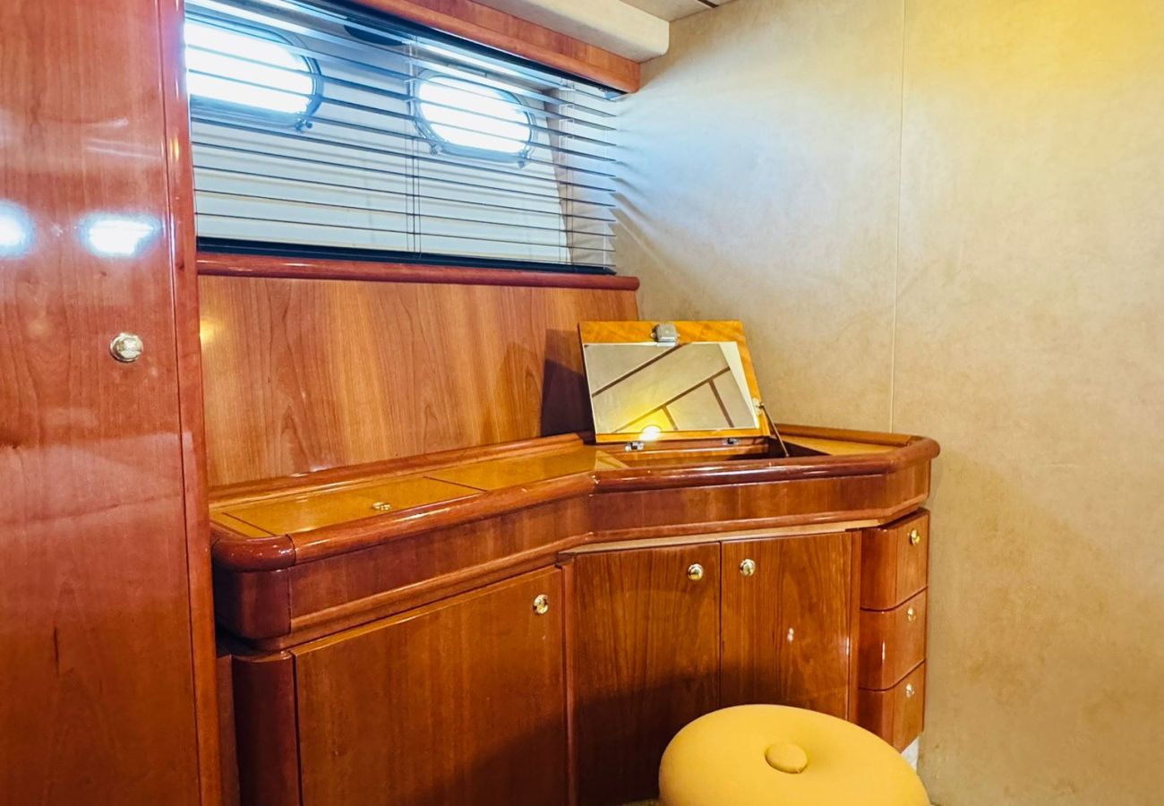 Barco en Marbella - Exclusivo yate de lujo 