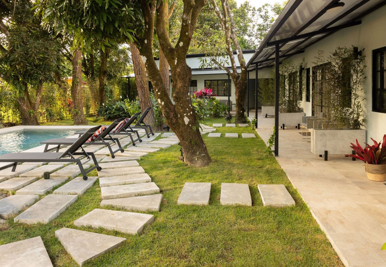 Apartamento en Valle de Anton - Altavida Lodge · 2BR Apt con Jardín y Piscina · N7