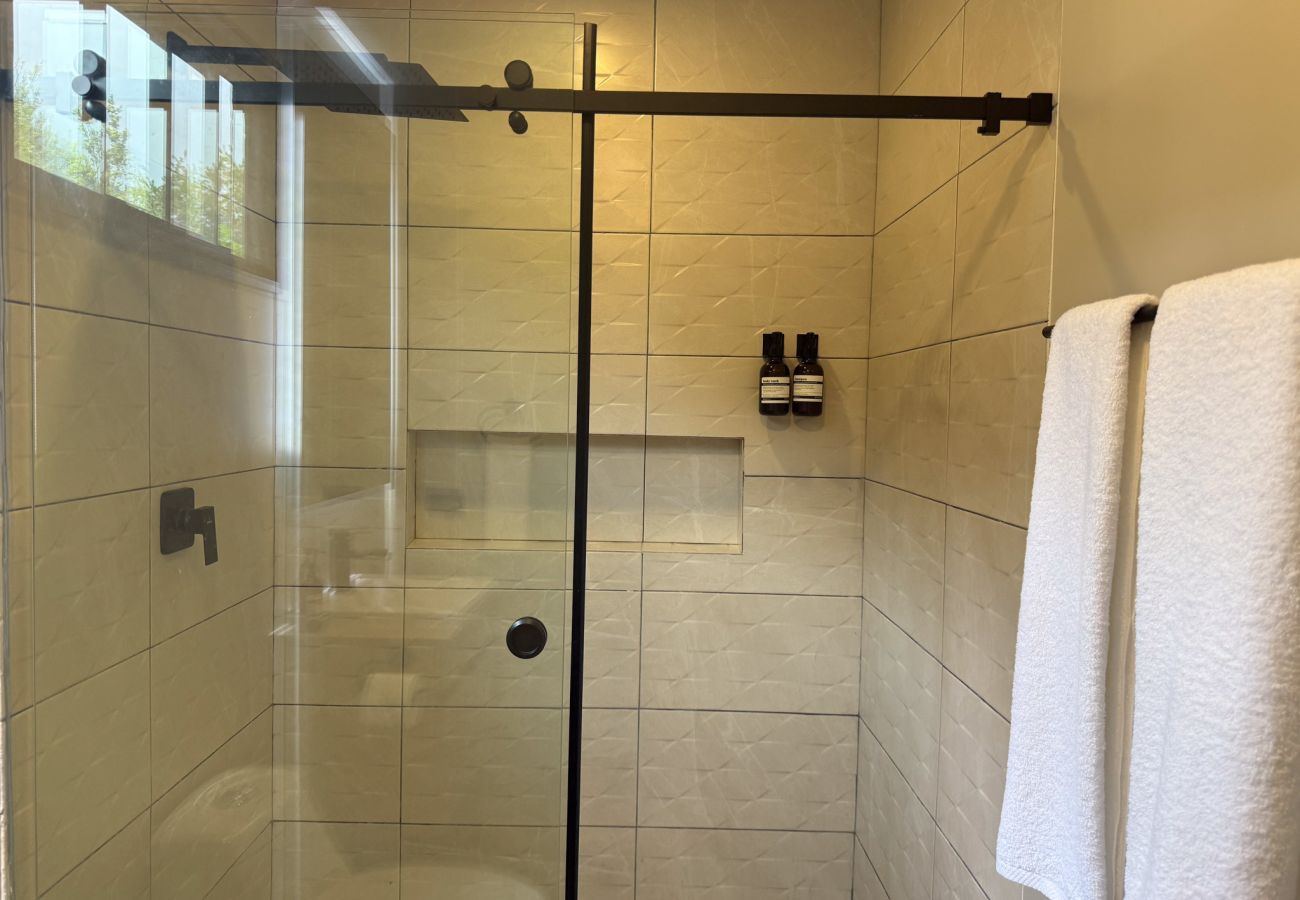 Apartamento en Valle de Anton - Altavida · 1BR Privado con Piscina en el Valle