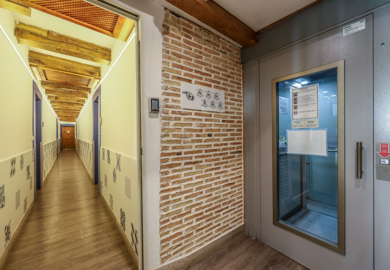 Aparthotel in Madrid - Beautiful Renovated apartment in the center 1 