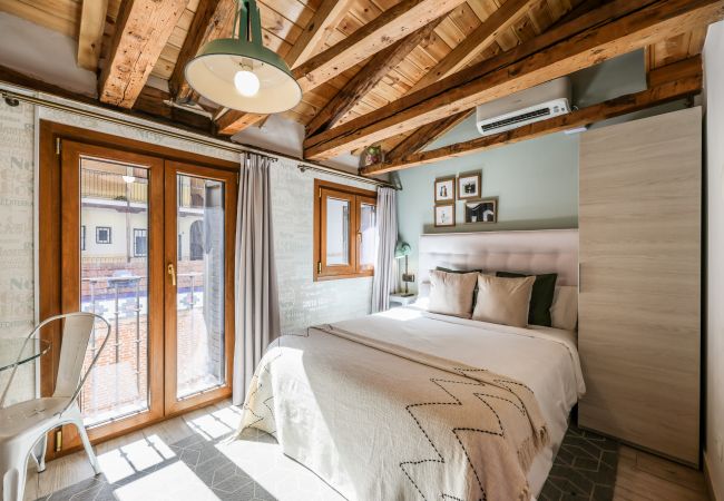 Aparthotel in Madrid - Beautiful Renovated Loft in the center 9 