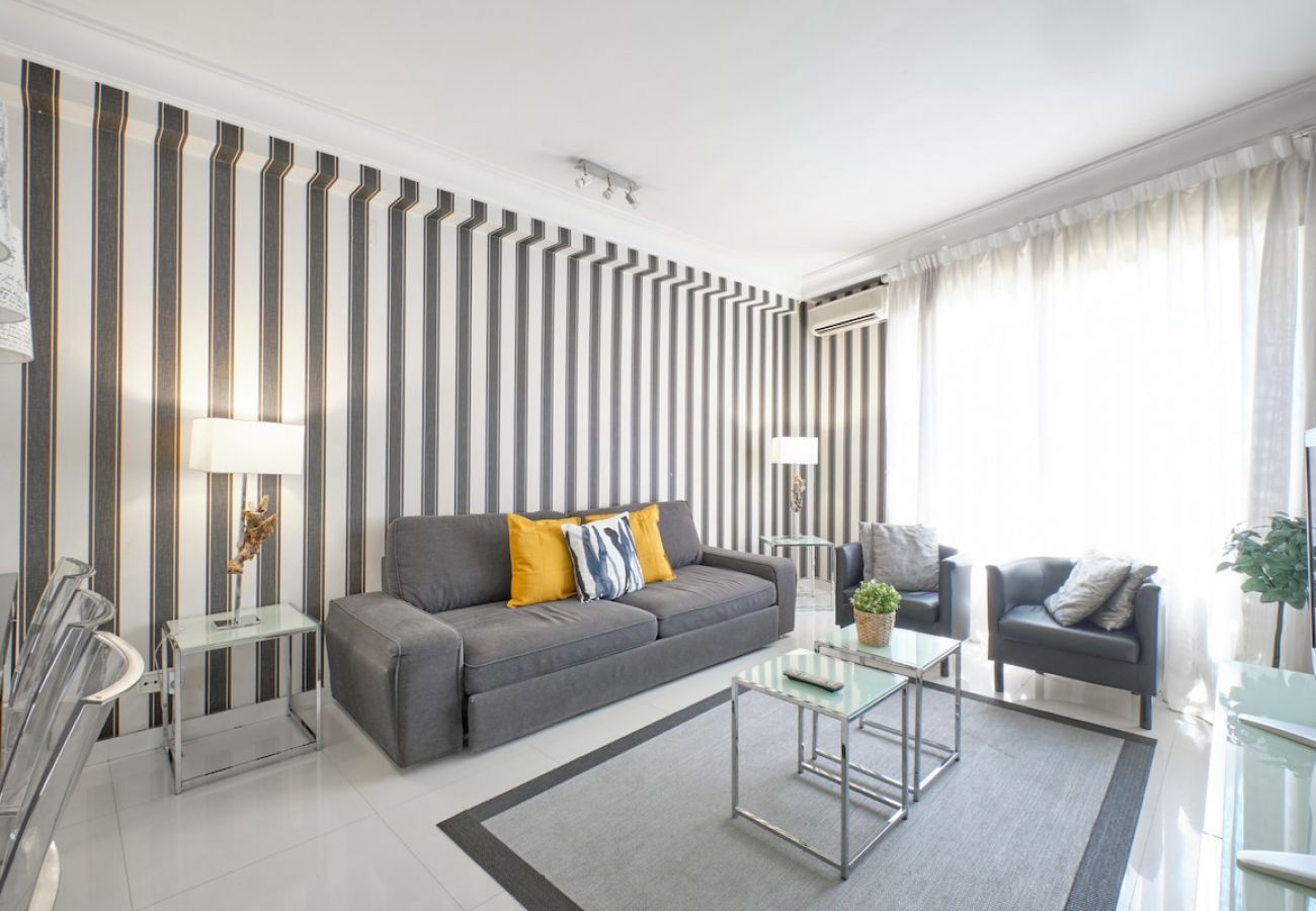 Apartment in Madrid - Apartment in Atocha Zone and Barrio de las Letras M1C