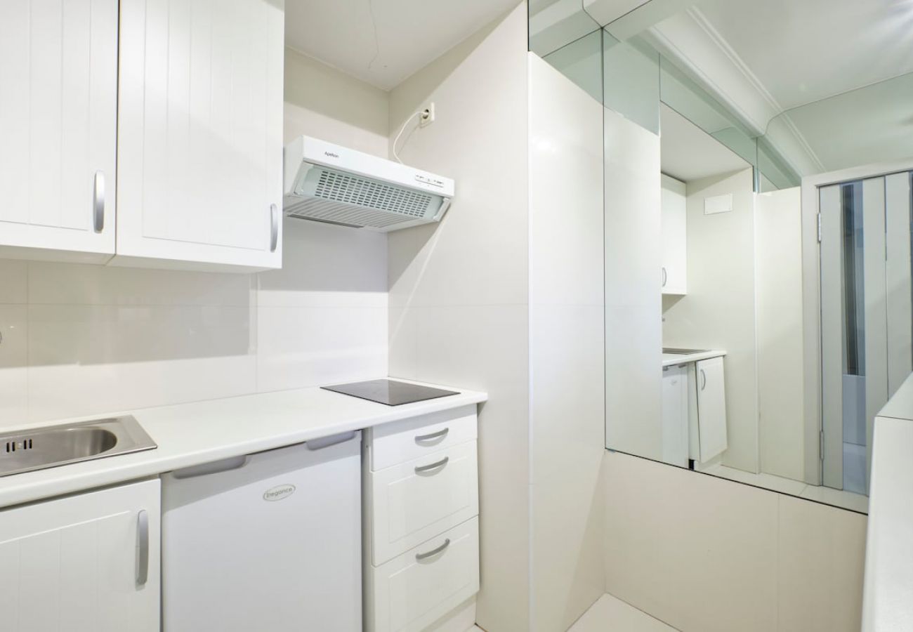 Apartment in Madrid - Apartment in Atocha Zone and Barrio de las Letras M1C