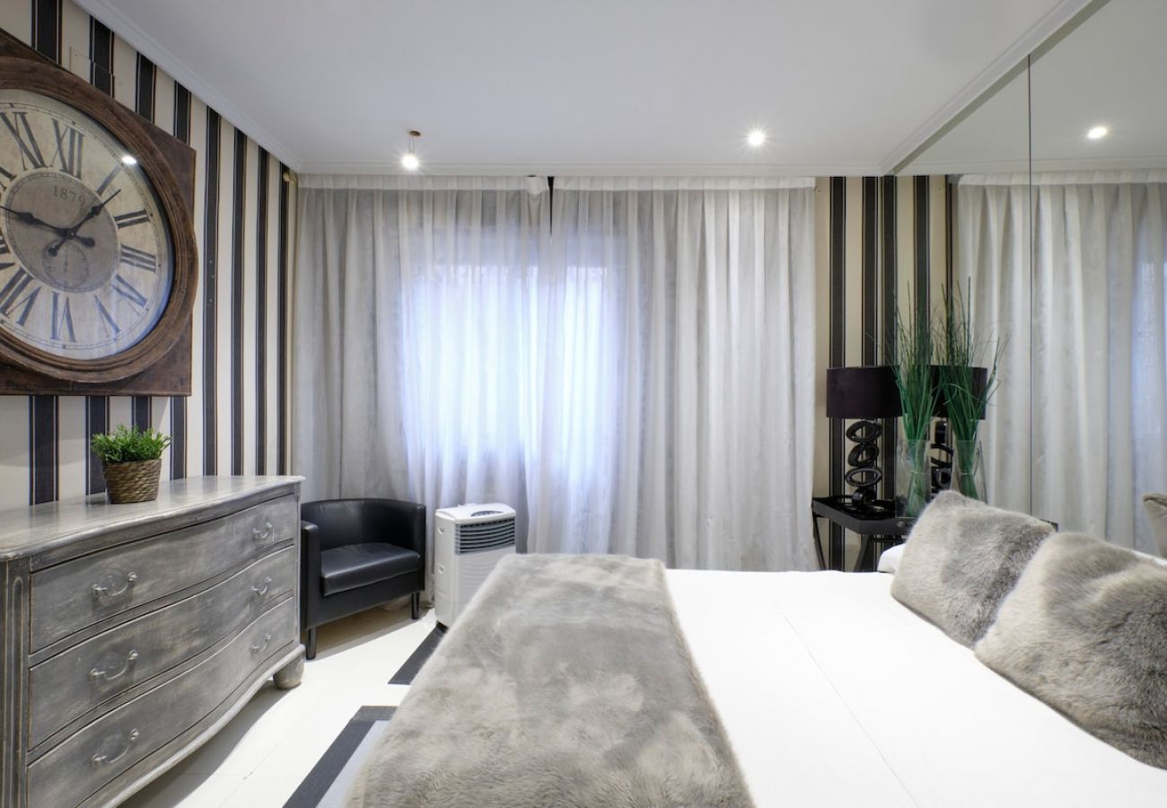 Apartment in Madrid - Apartment in Atocha Zone and Barrio de las Letras M1C