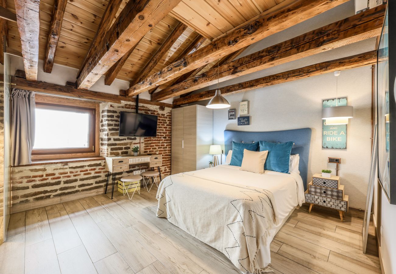 Aparthotel in Madrid - Beautiful Renovated Loft in the center 5 