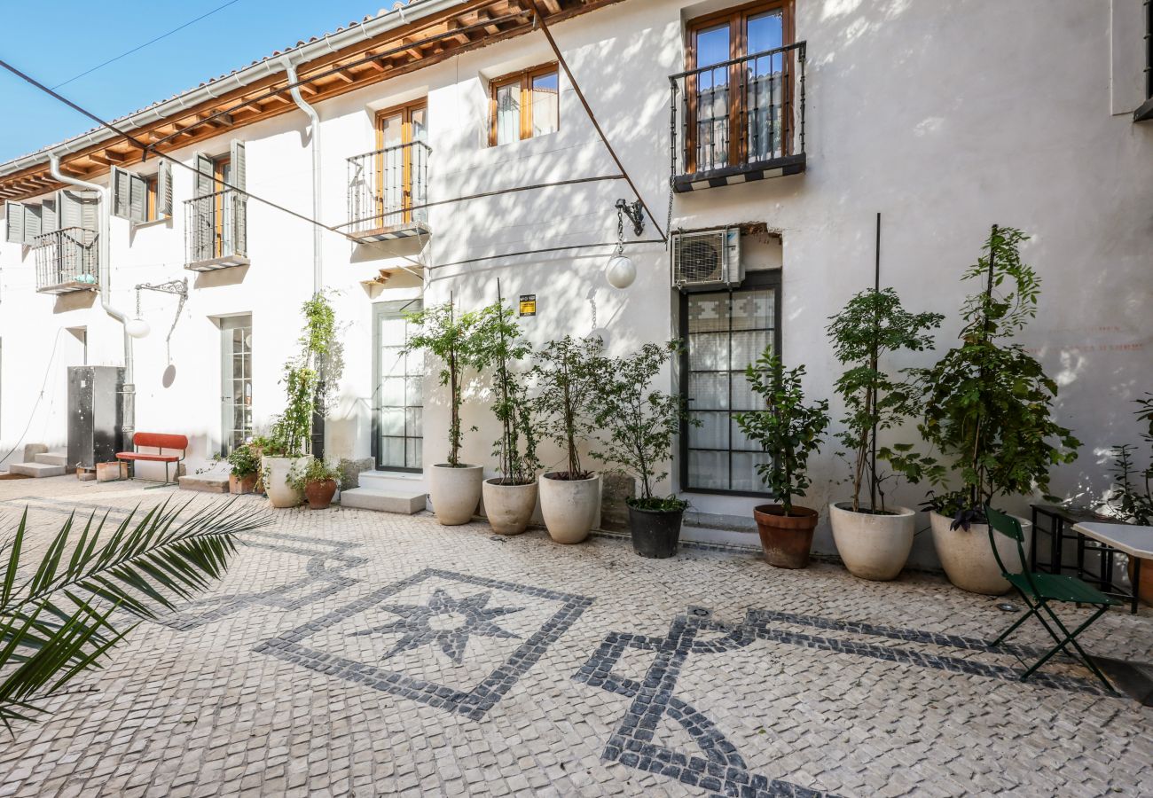 Aparthotel in Madrid - Beautiful Renovated Loft in the center 5 