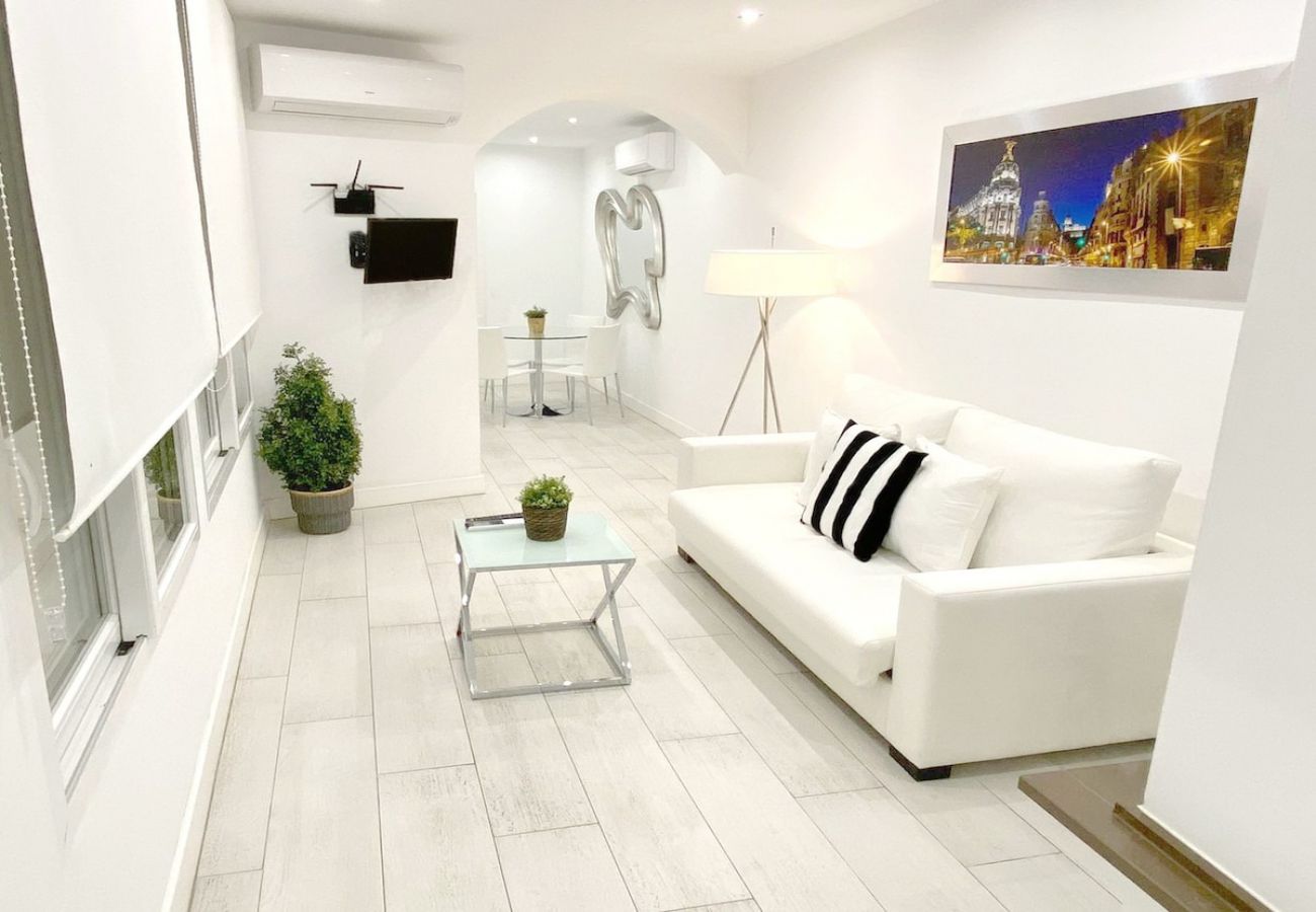 Aparthotel in Madrid - Design apartment in Plaza Mayor 1D 