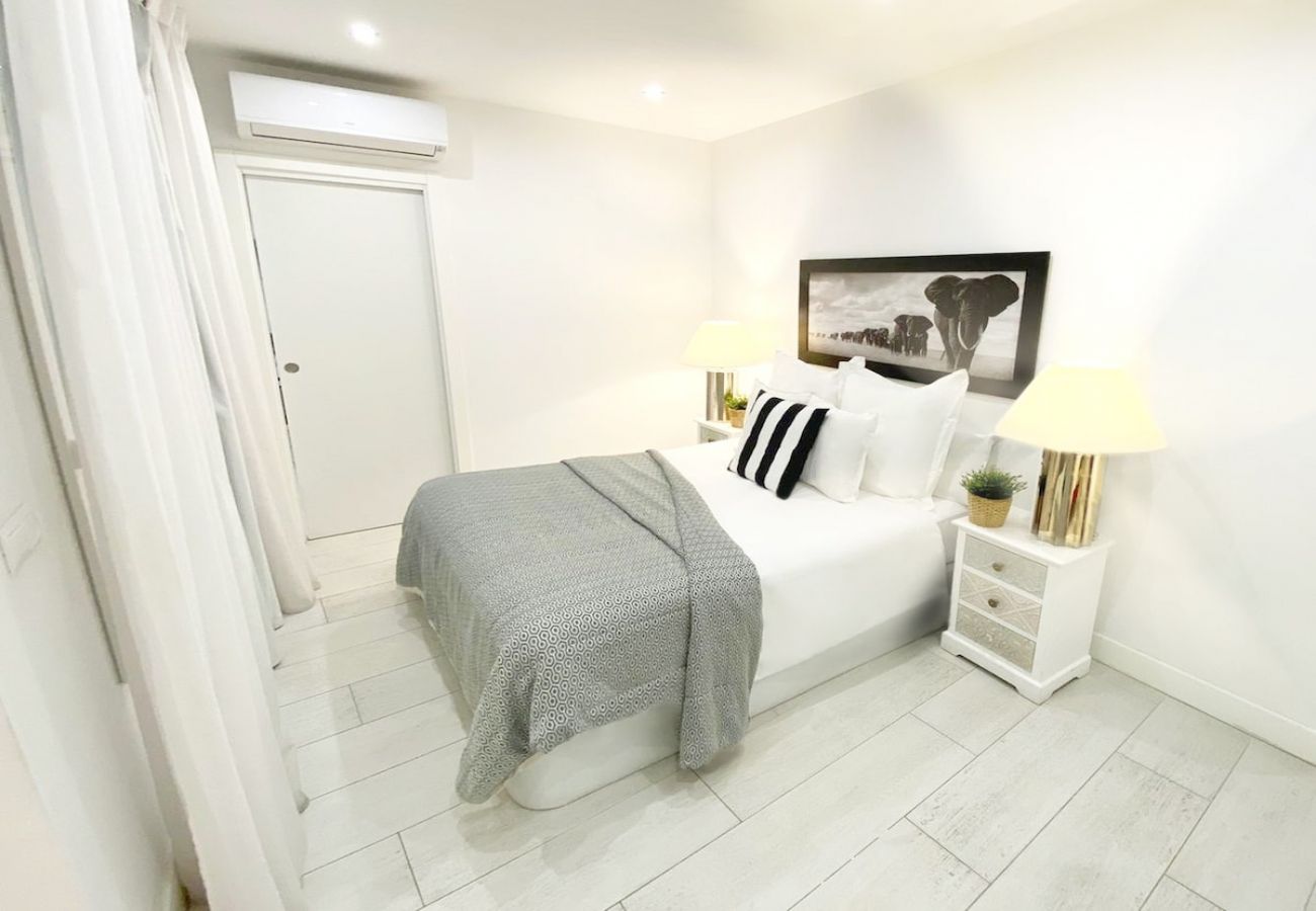 Aparthotel in Madrid - Design apartment in Plaza Mayor 1D 
