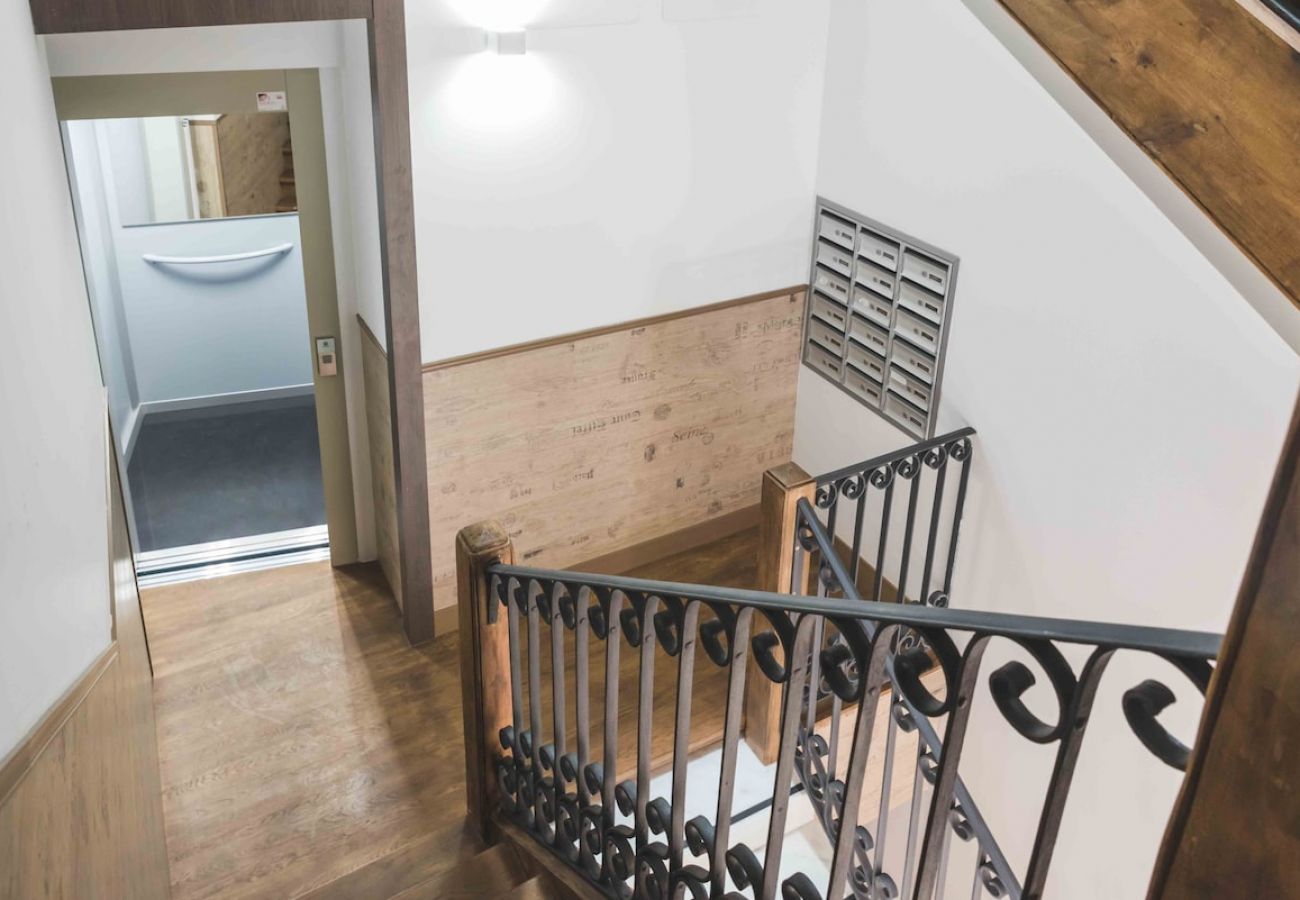 Aparthotel in Madrid - Design apartment in Plaza Mayor 4D 