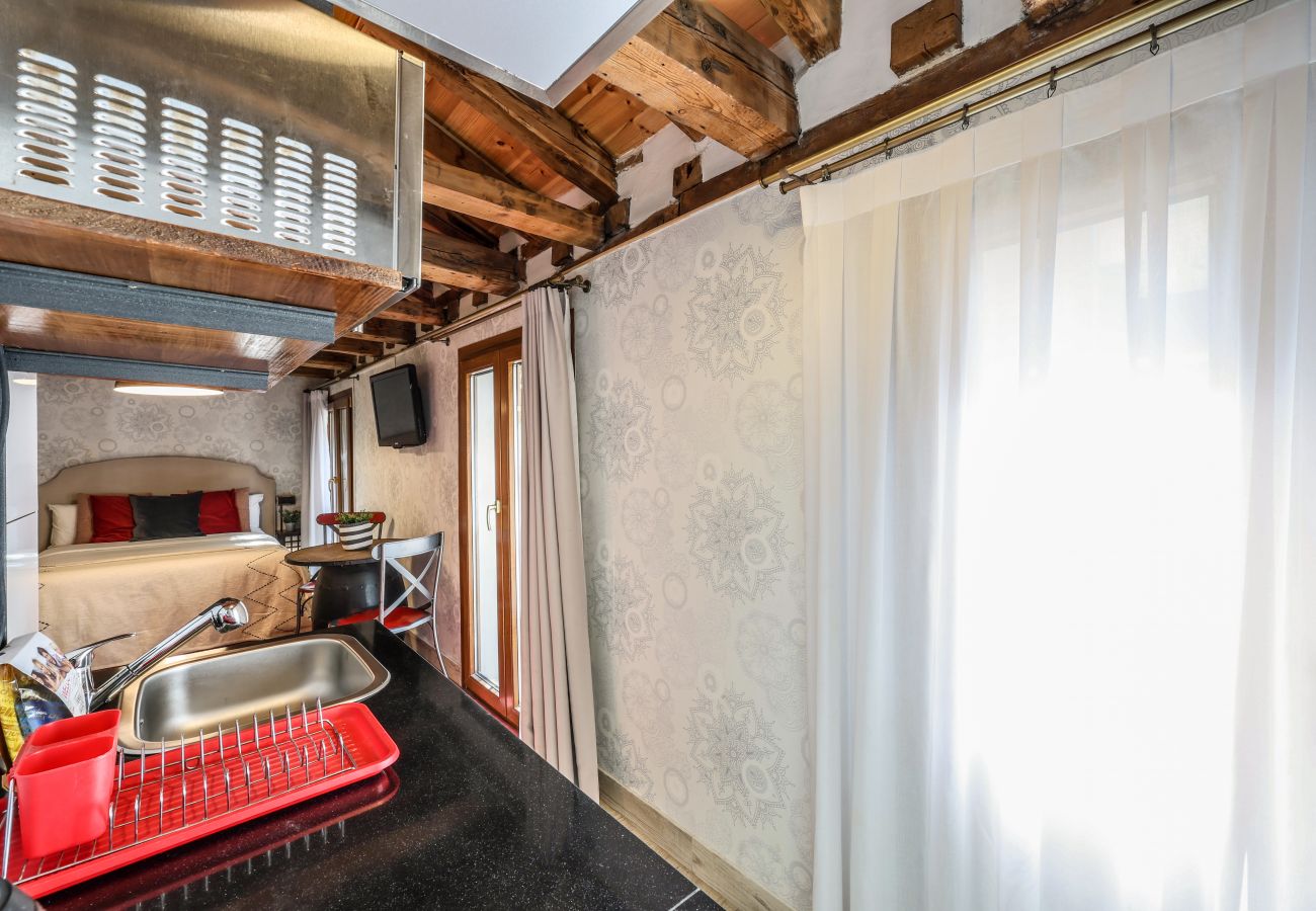 Aparthotel in Madrid - Beautiful Renovated Loft in the center 8 