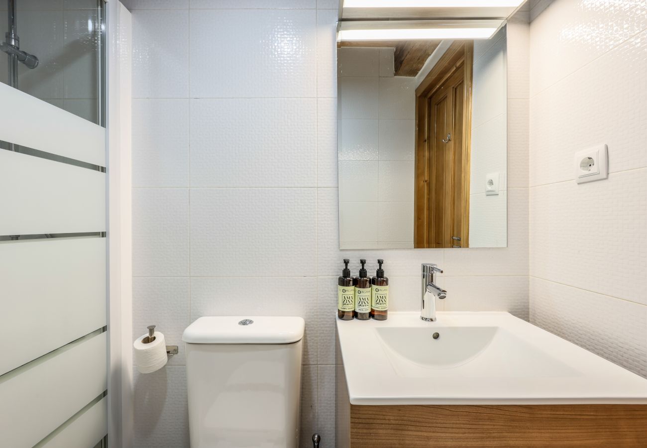 Aparthotel in Madrid - Beautiful Renovated apartment in the center 2 