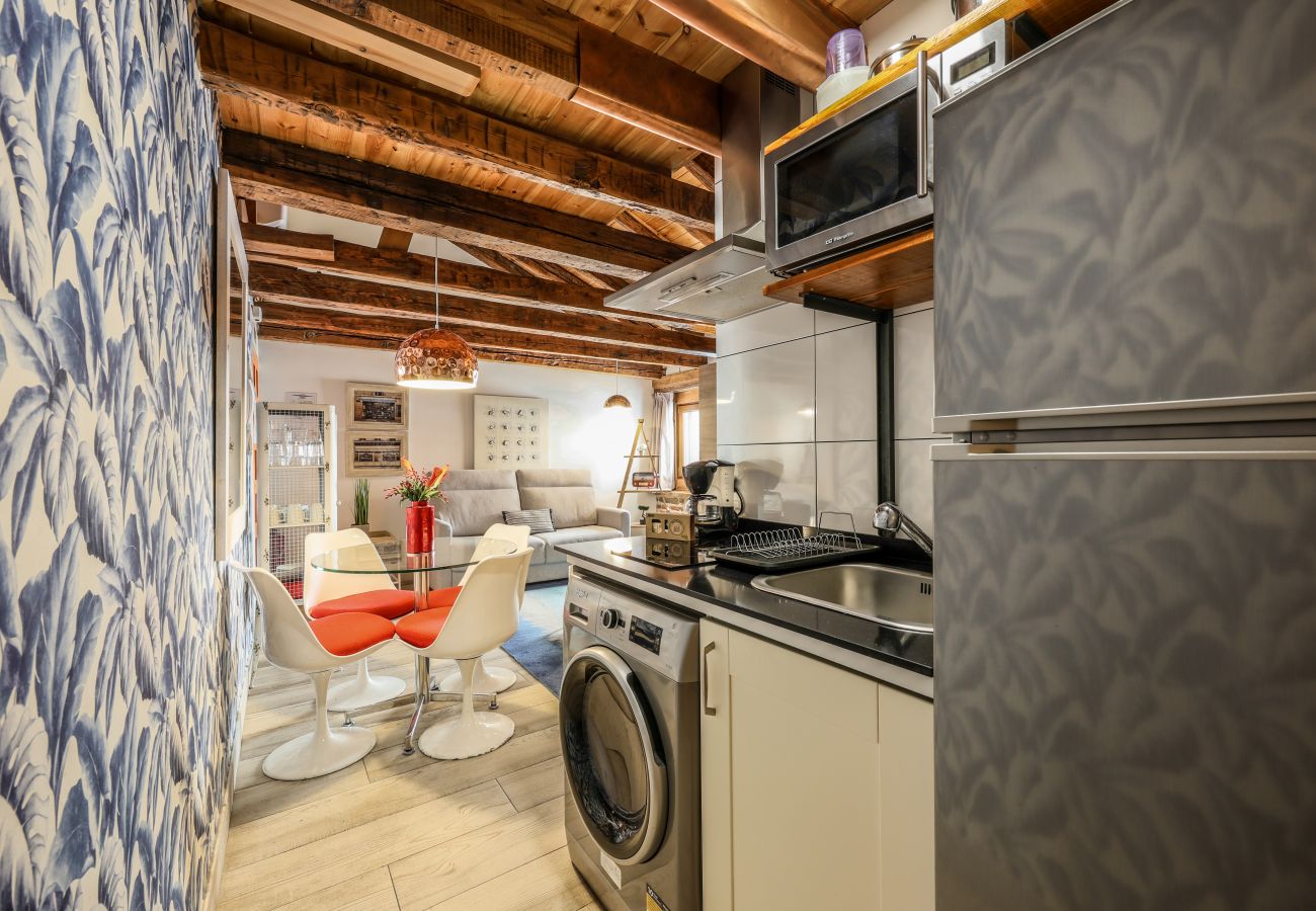 Aparthotel in Madrid - Beautiful Renovated apartment in the center 6 