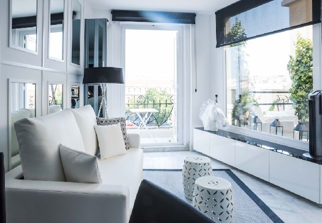 Aparthotel in Madrid - Incredible design apartment 6F, with terrace 