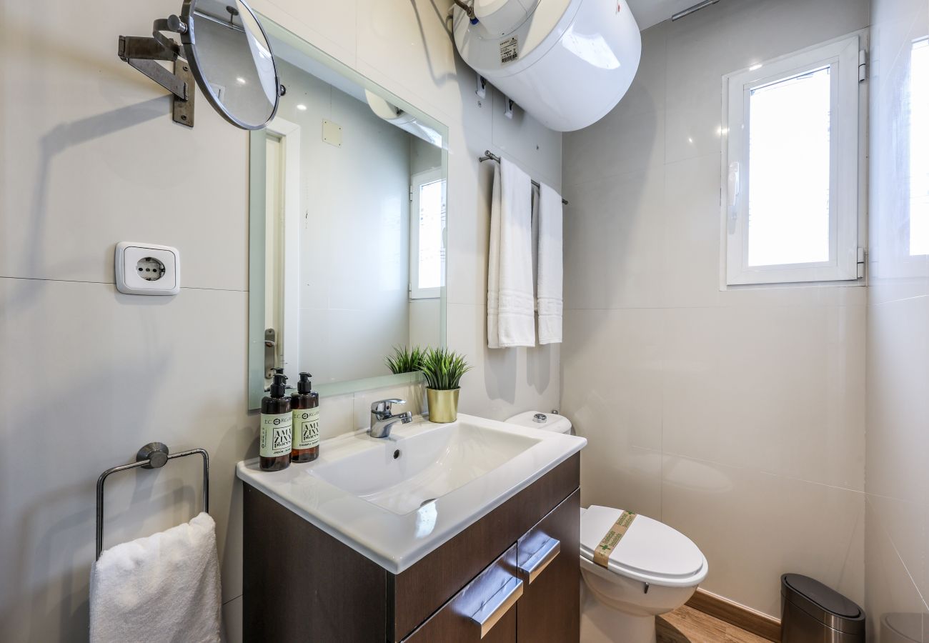 Aparthotel in Madrid - Loft in Gran Via -5º No Elevator-SB5