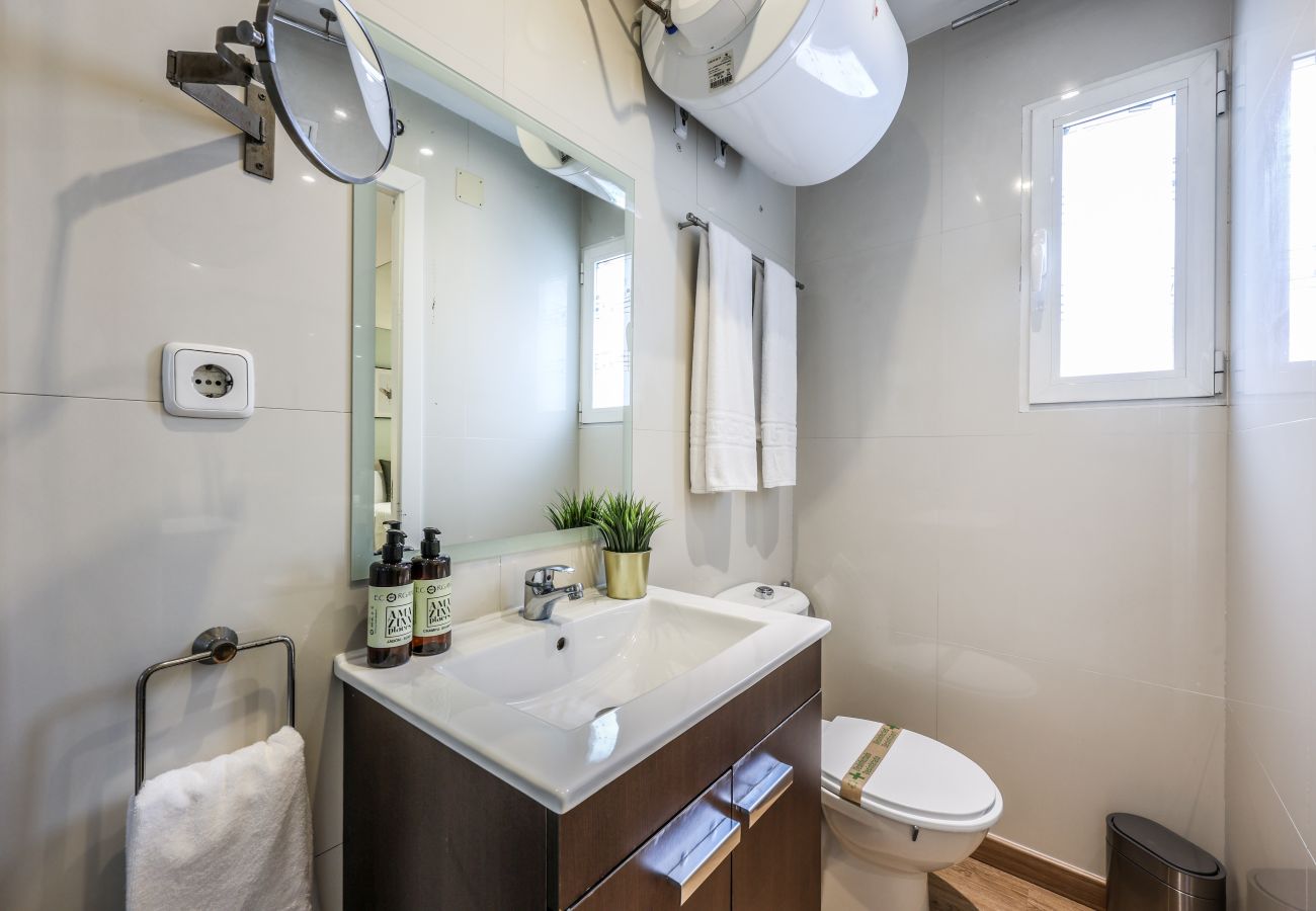 Aparthotel in Madrid - Loft in Gran Via -5º No Elevator-SB5