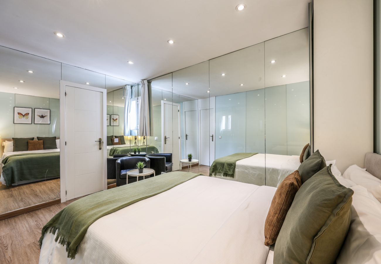 Aparthotel in Madrid - Loft in Gran Via -5º No Elevator-SB5