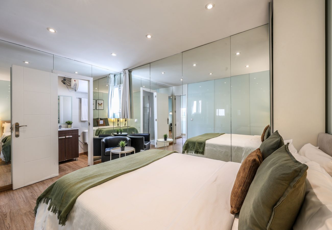 Aparthotel in Madrid - Loft in Gran Via -5º No Elevator-SB5