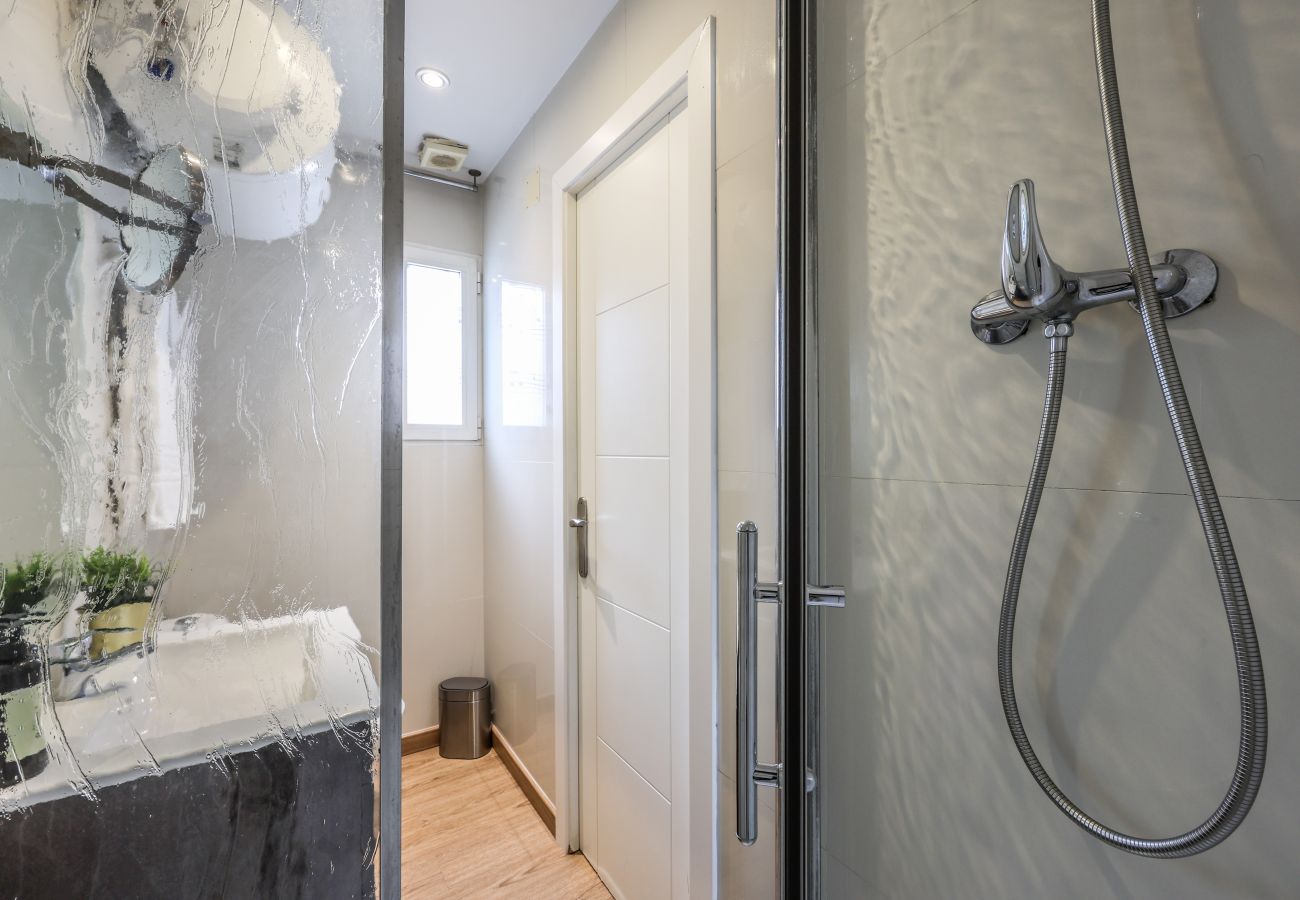 Aparthotel in Madrid - Loft in Gran Via -5º No Elevator-SB5