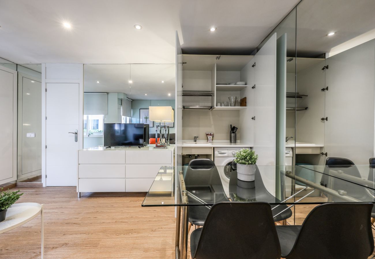 Aparthotel in Madrid - Loft in Gran Via -5º No Elevator-SB5