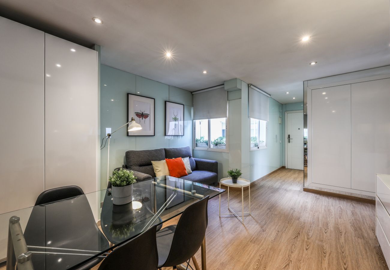 Aparthotel in Madrid - Loft in Gran Via -5º No Elevator-SB5