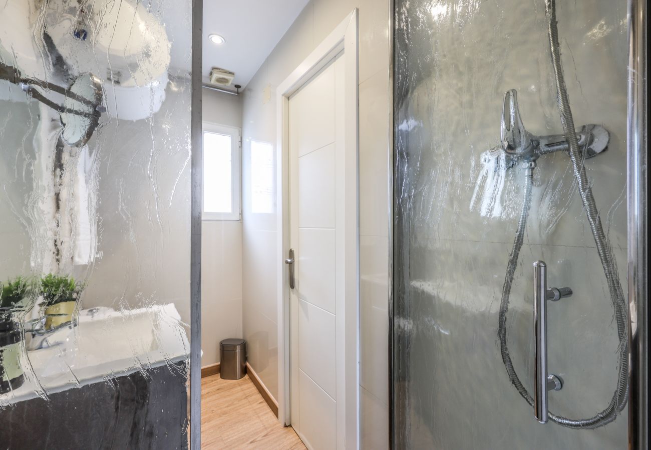 Aparthotel in Madrid - Loft in Gran Via -5º No Elevator-SB5