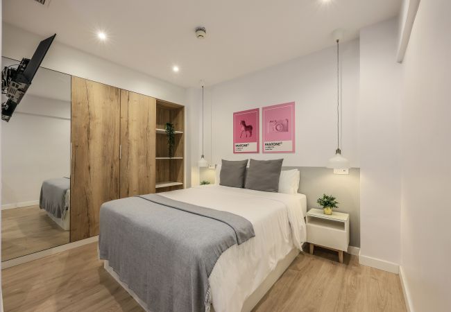 Rent by room in Madrid - Blasco de Garay, double room with gym 119 