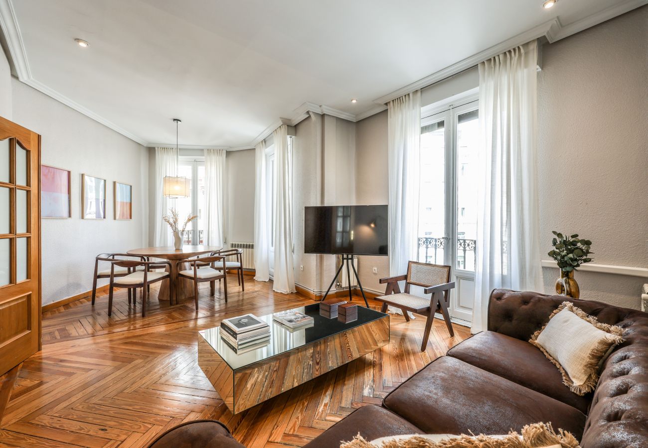 Aparthotel in Madrid - Impressive apartment in the center of Madrid 