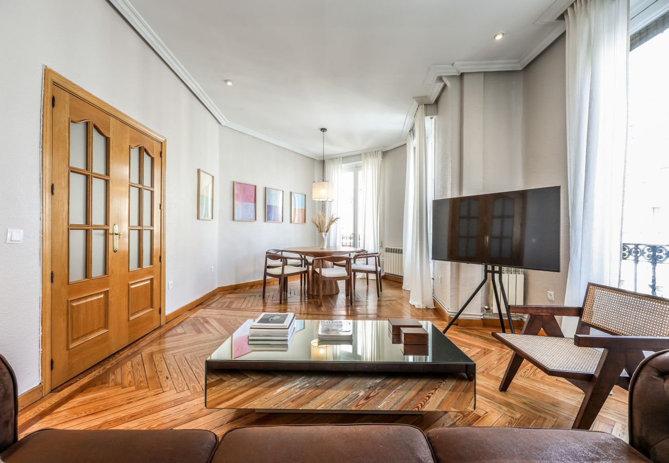 Aparthotel in Madrid - Impressive apartment in the center of Madrid 