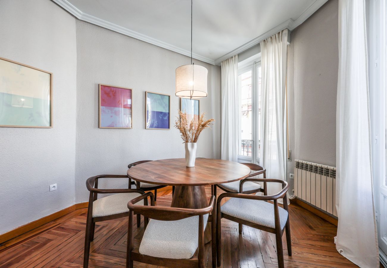 Aparthotel in Madrid - Impressive apartment in the center of Madrid 