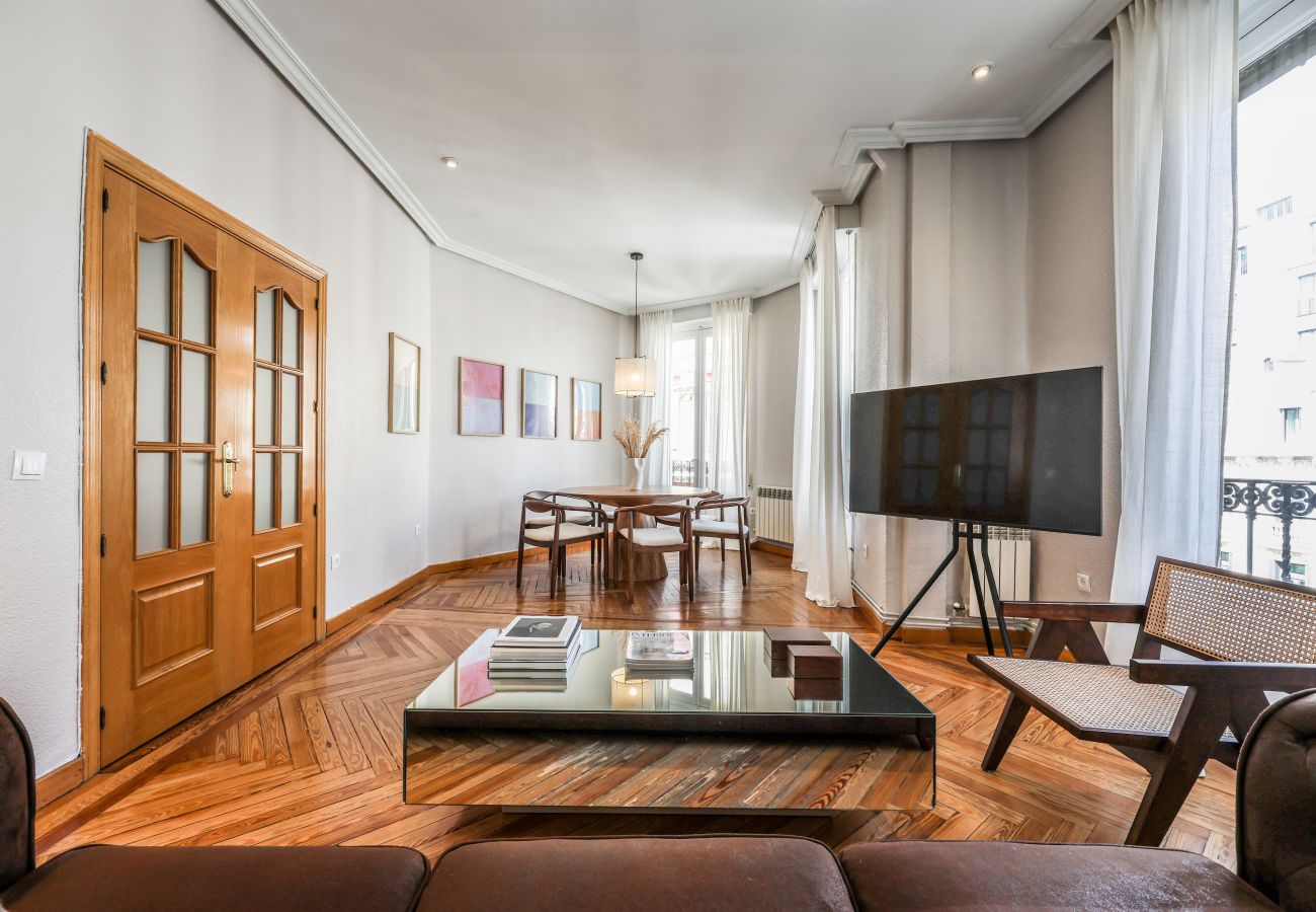 Aparthotel in Madrid - Impressive apartment in the center of Madrid 
