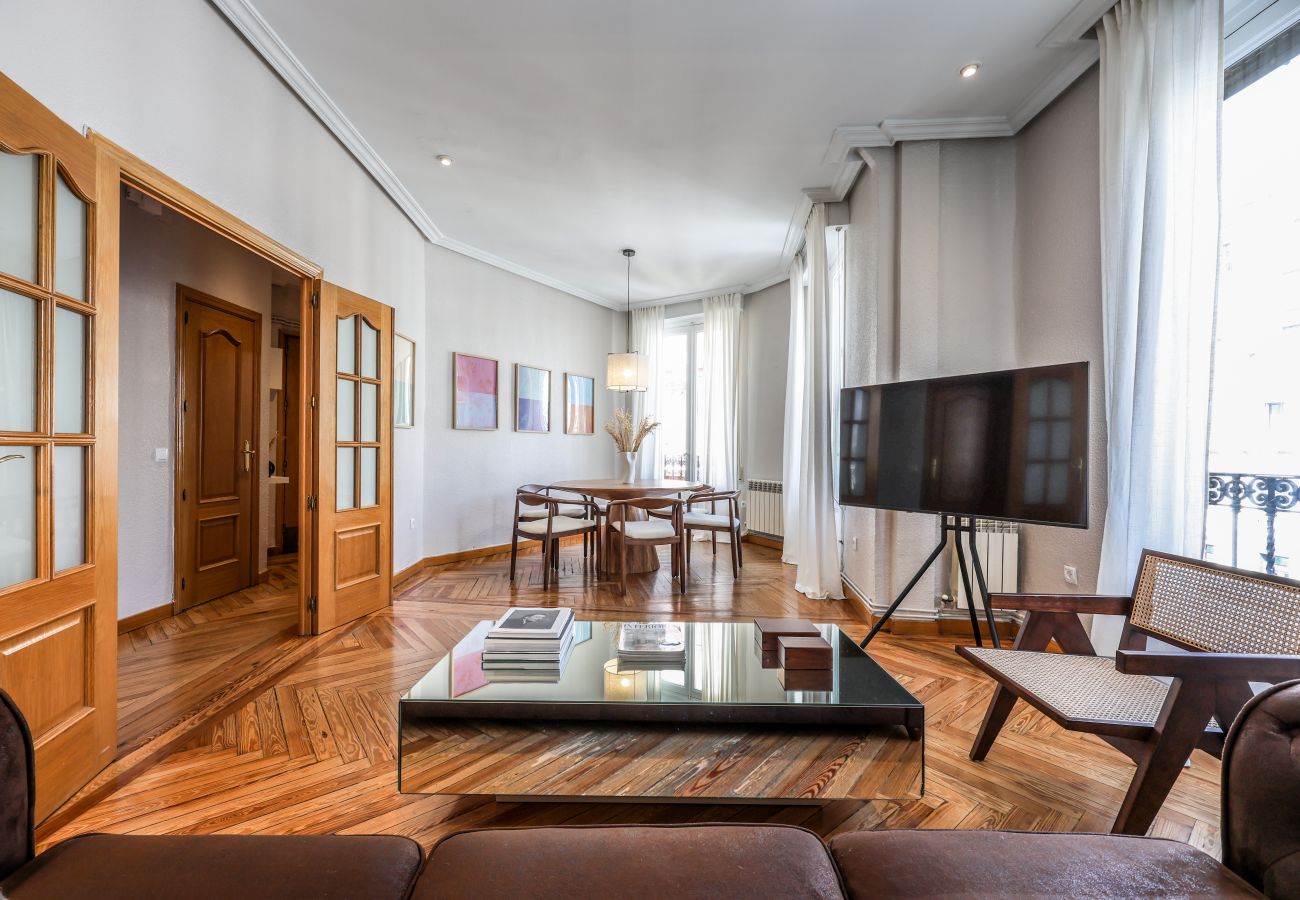 Aparthotel in Madrid - Impressive apartment in the center of Madrid 