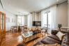 Aparthotel in Madrid - Impressive apartment in the center of Madrid 