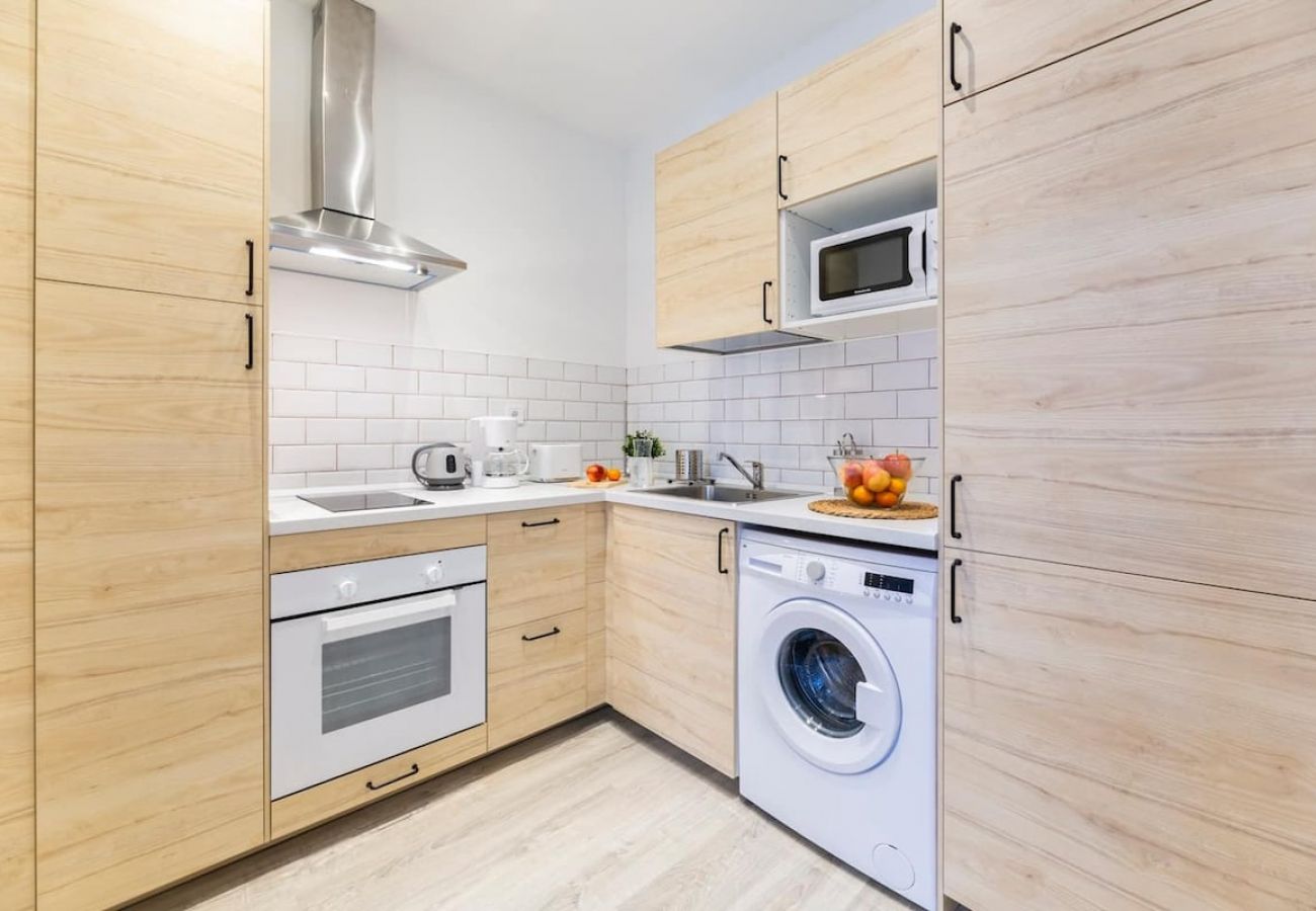 Aparthotel in Madrid - Incredible Quadruple Apartment in Atocha 1B 