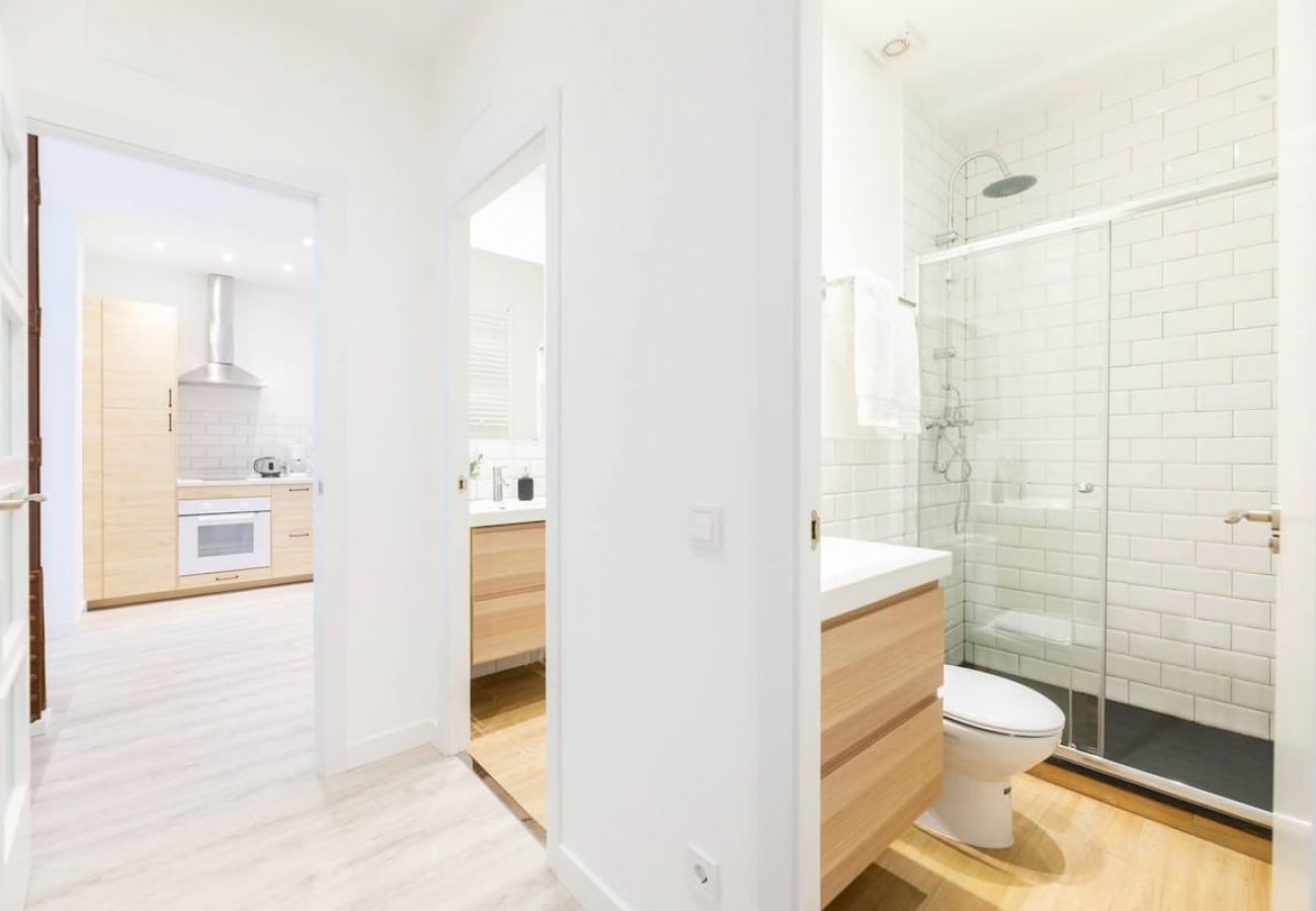 Aparthotel in Madrid - Incredible Quadruple Apartment in Atocha 1B 