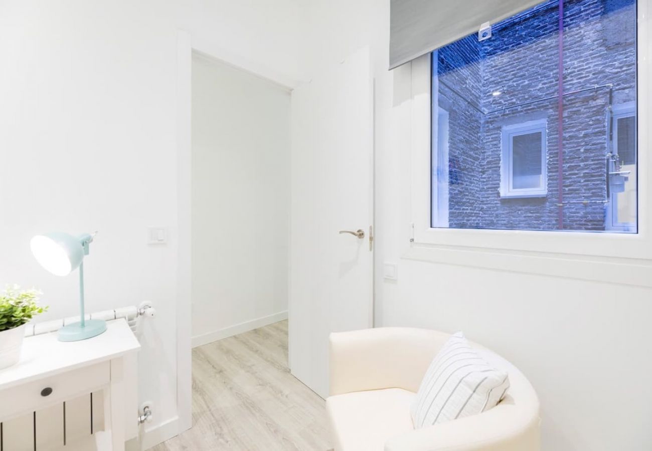 Aparthotel in Madrid - Incredible Quadruple Apartment in Atocha 1B 