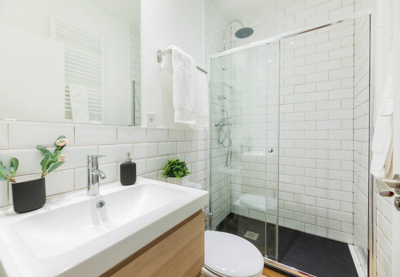 Aparthotel in Madrid - Incredible Quadruple Apartment in Atocha 1B 