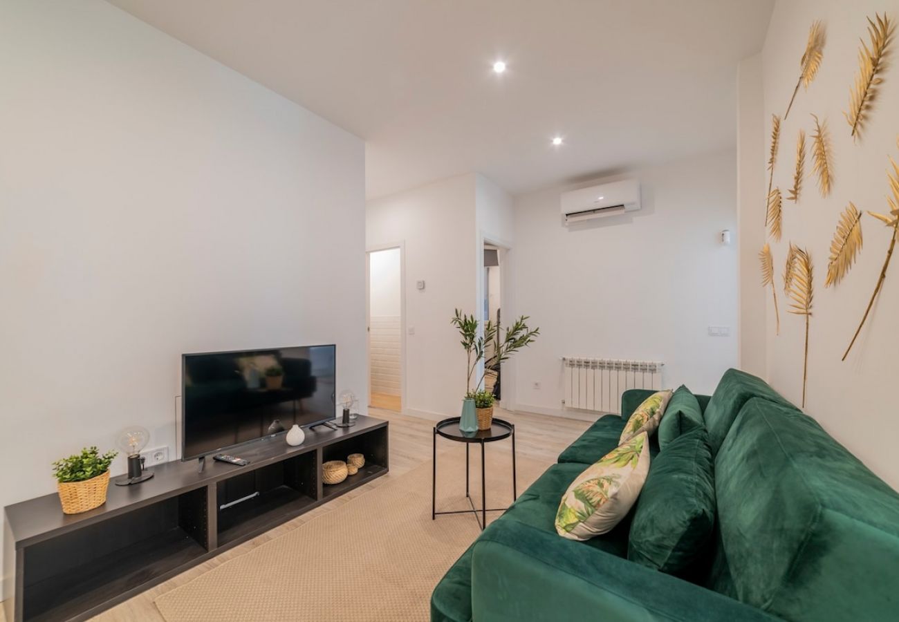 Aparthotel in Madrid - Incredible triple apartment in Atocha, 1A 