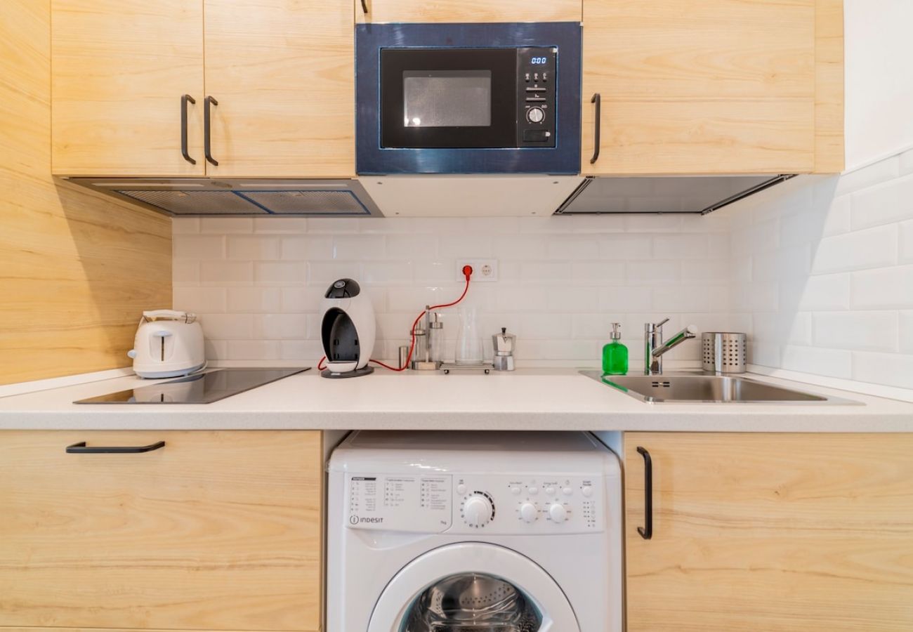 Aparthotel in Madrid - Incredible triple apartment in Atocha, 1A 